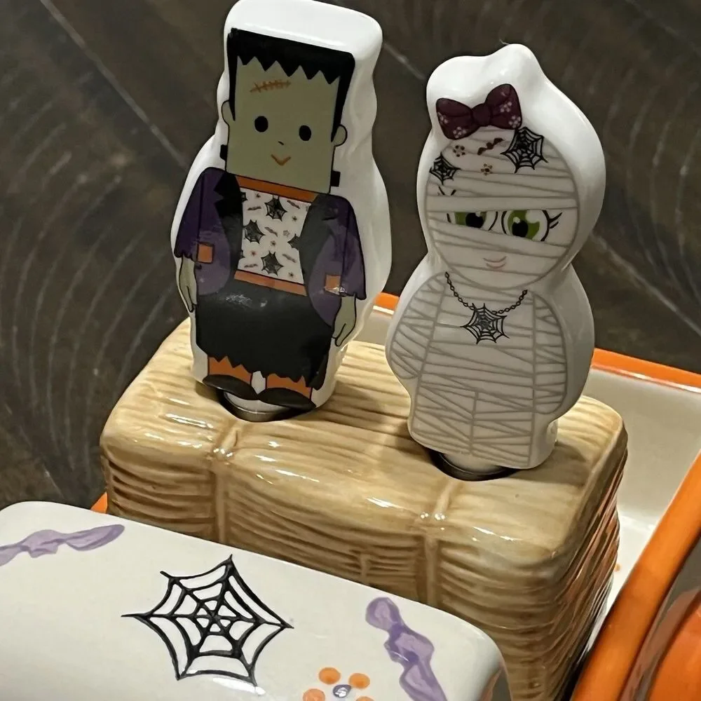Temptations Boofetti Halloween Truck Server 2 Spreaders Frankenstein Mummy Hay